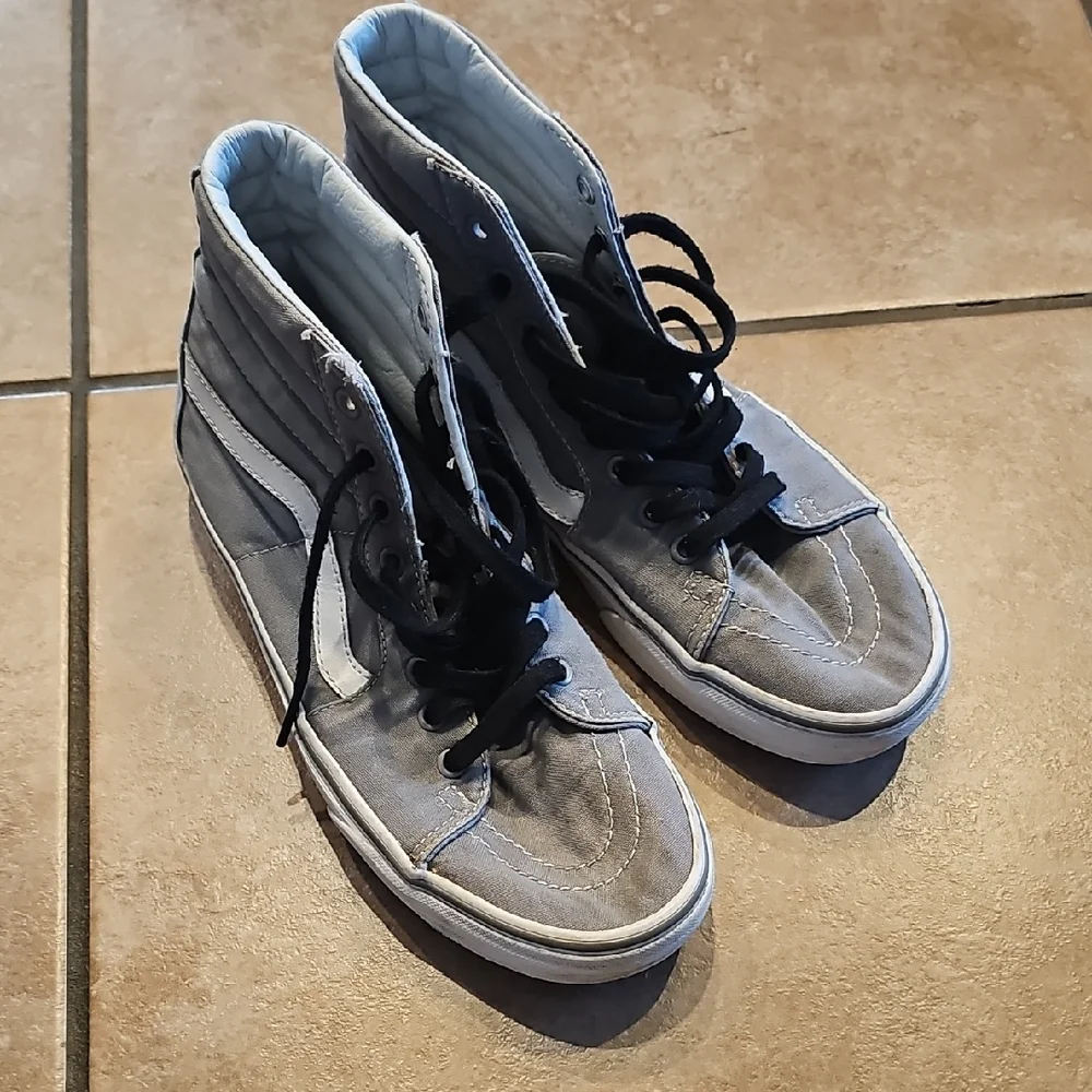 High-Top Canvas Skate Sneakers - Gray/Black